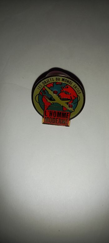Pin's l'homme moderne