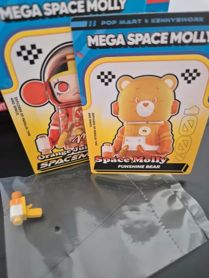 Pop mart MEGA space Molly V4 Funshine bear