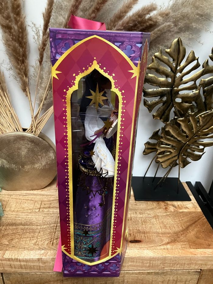 Poupée Esmeralda édition limitée non déboxer - photo numéro 2