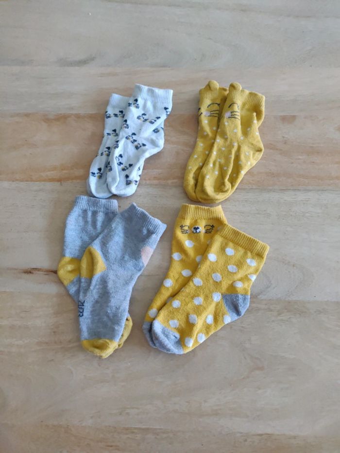 Lot de 4 paires de chaussettes taille 21-23