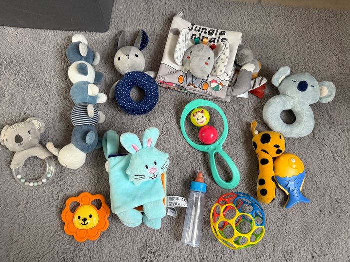 Lot jouets éveil