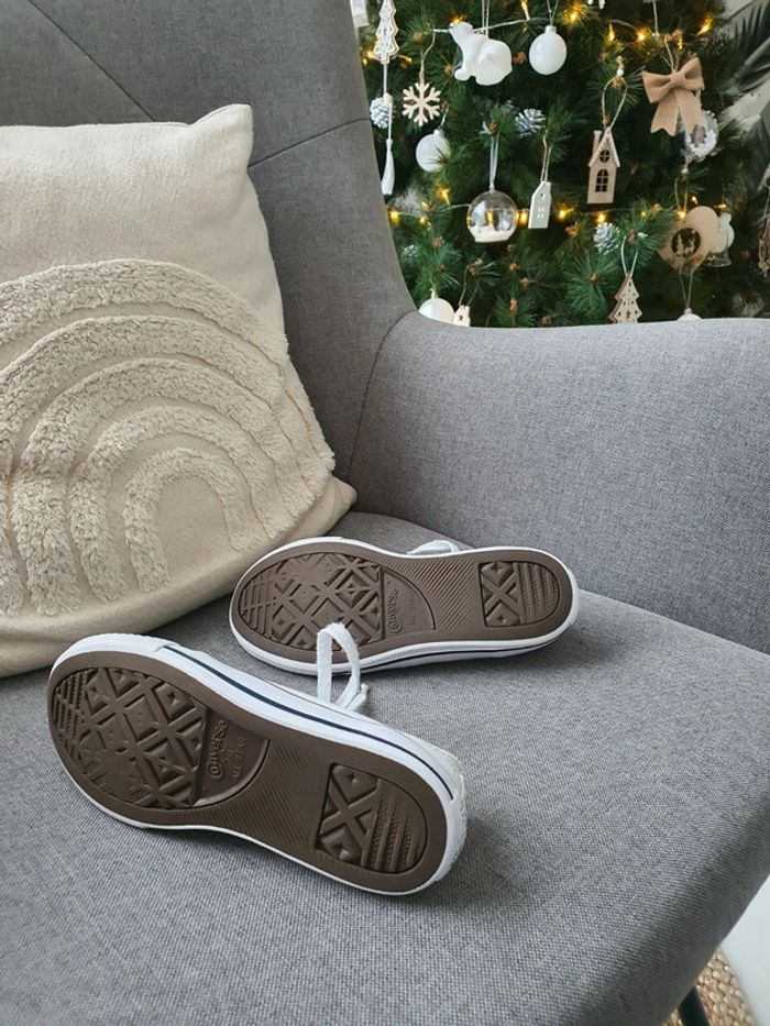 Baskets converse blanche
pointure 32 mixte - photo numéro 4