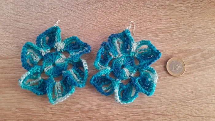 Magnifiques grandes b o neuves crochets hypoallergeniques - photo numéro 2