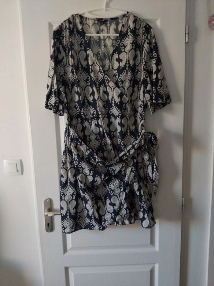 Robe bleu marine taille 46