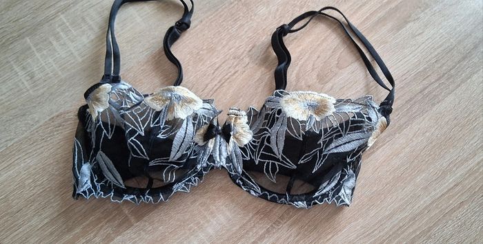 Soutien gorge femme taille 90 E - photo numéro 2