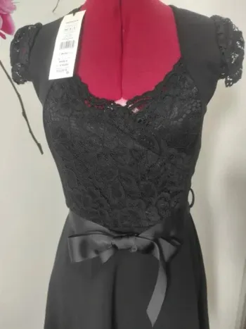 Robe noire avec dentelle Morgan Neuve