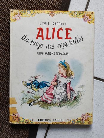 Livre Alice au pays des merveilles vintage