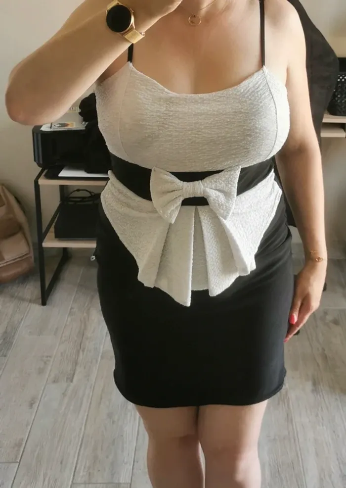 Robe noir et blanche - photo numéro 3