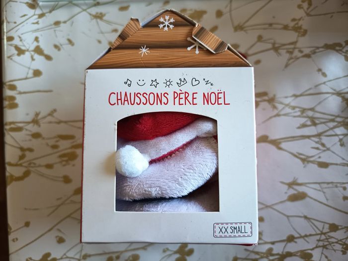 Chaussons bébé "père Noel" - photo numéro 2