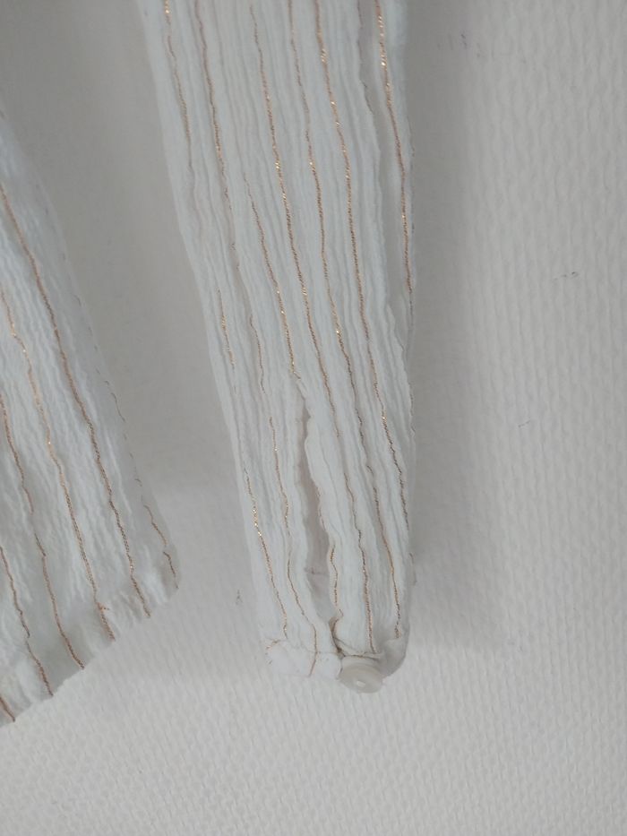 Haut blanc à rayures dorées – Taille 42 - photo numéro 9