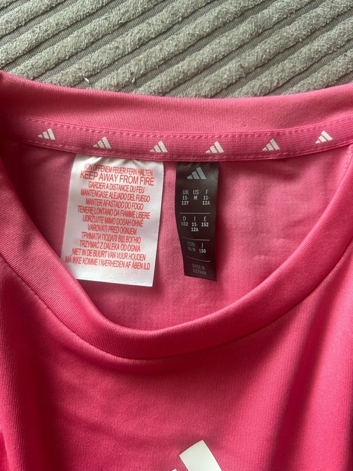 Tes shirt adidas neuf - photo numéro 2
