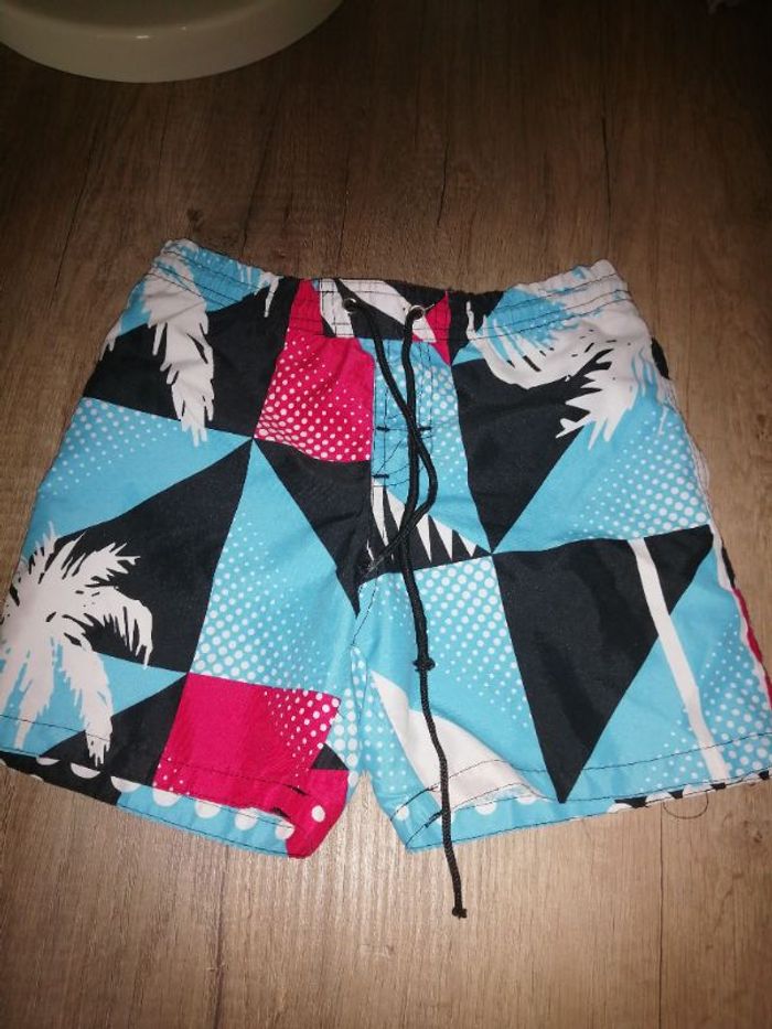 Short de bain garçon - photo numéro 1
