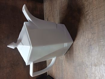 Théière ou autre blanche