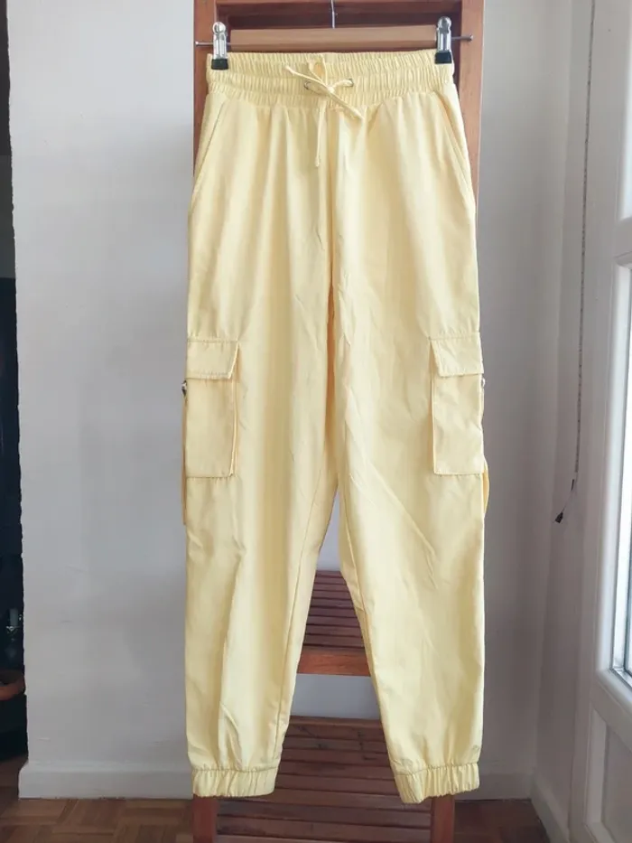 Pantalon cargo jaune