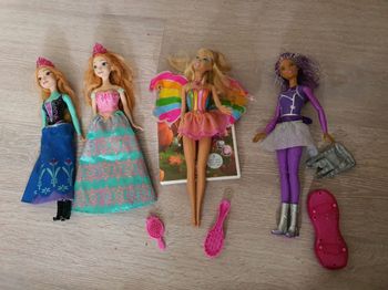 Lot poupées barbie