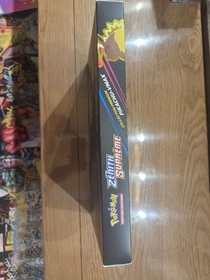 Coffret Pikachu V-max Zénith suprême avec pins EB12.5 - photo numéro 4