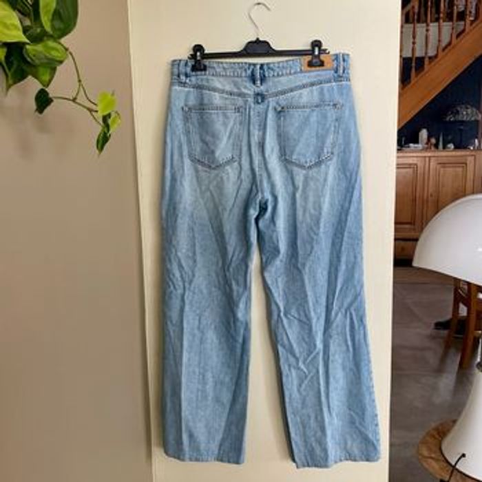 Jean droit bleu clair effet usé Stradivarius taille 42 (L), 100% coton, made in Cambodia V071 - photo numéro 2