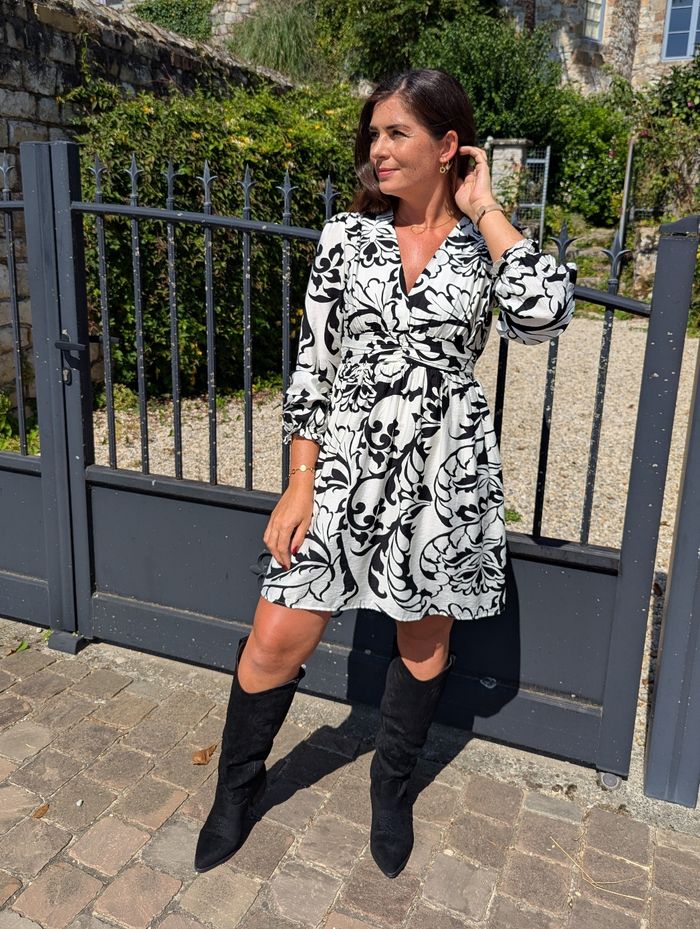 Robe blanc/noir Nantes manches longues
Taille S/M