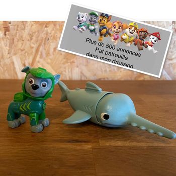 Idée Cadeau 🎁 Figurine Aqua Pups de Rocky avec avec son requin scie de la Pat Patrouille Paw Patrol