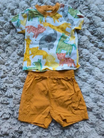 Ensemble short & tee shirt