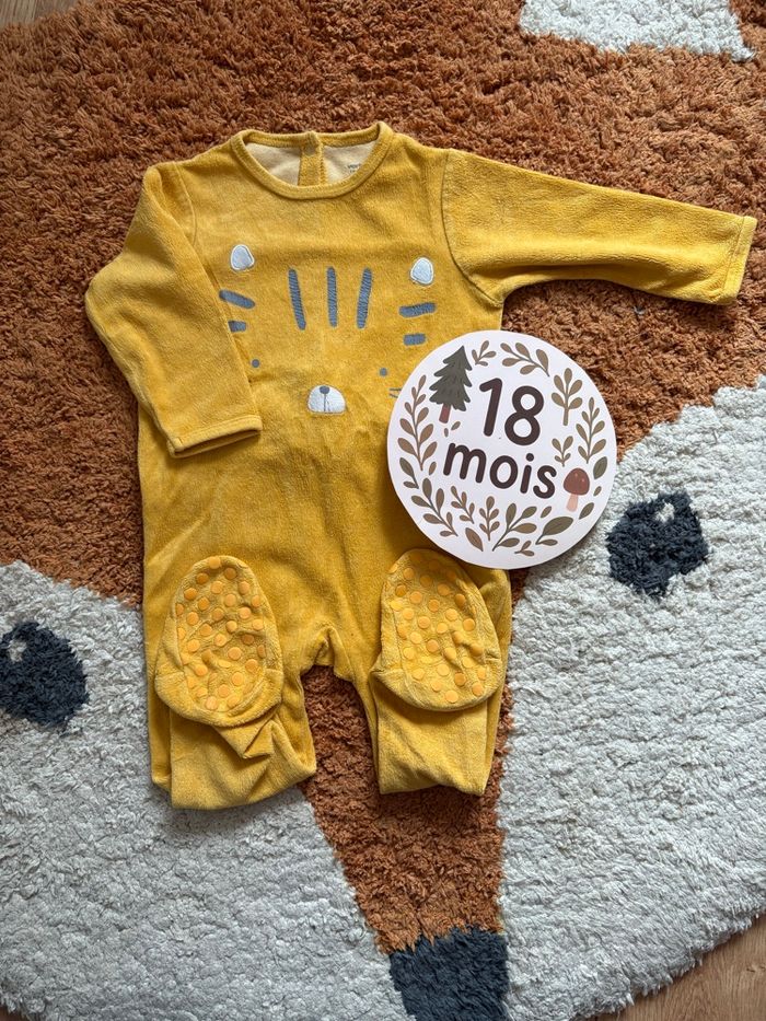 Pyjama taille 18 mois  81 cm