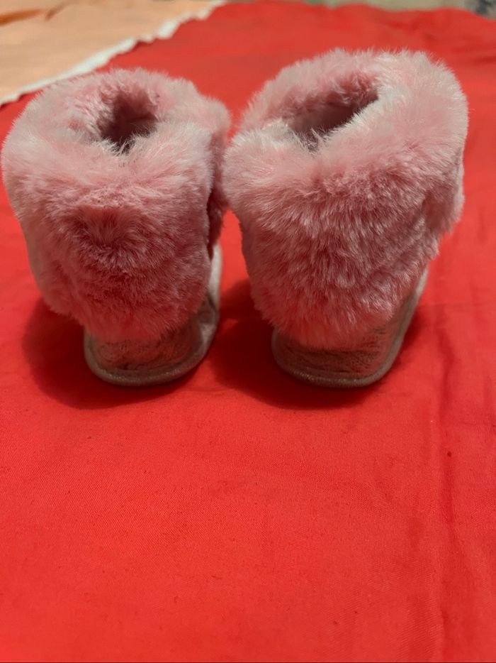 Paire de bottes bébé fille pointure 19 bon état - photo numéro 3