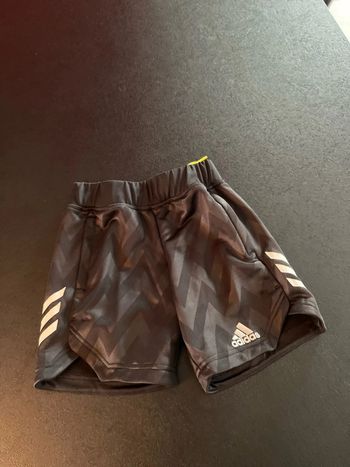 Short Adidas