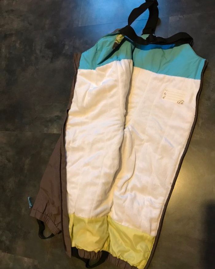 Salopette de ski 3 ans Go Sport état neuf - photo numéro 3