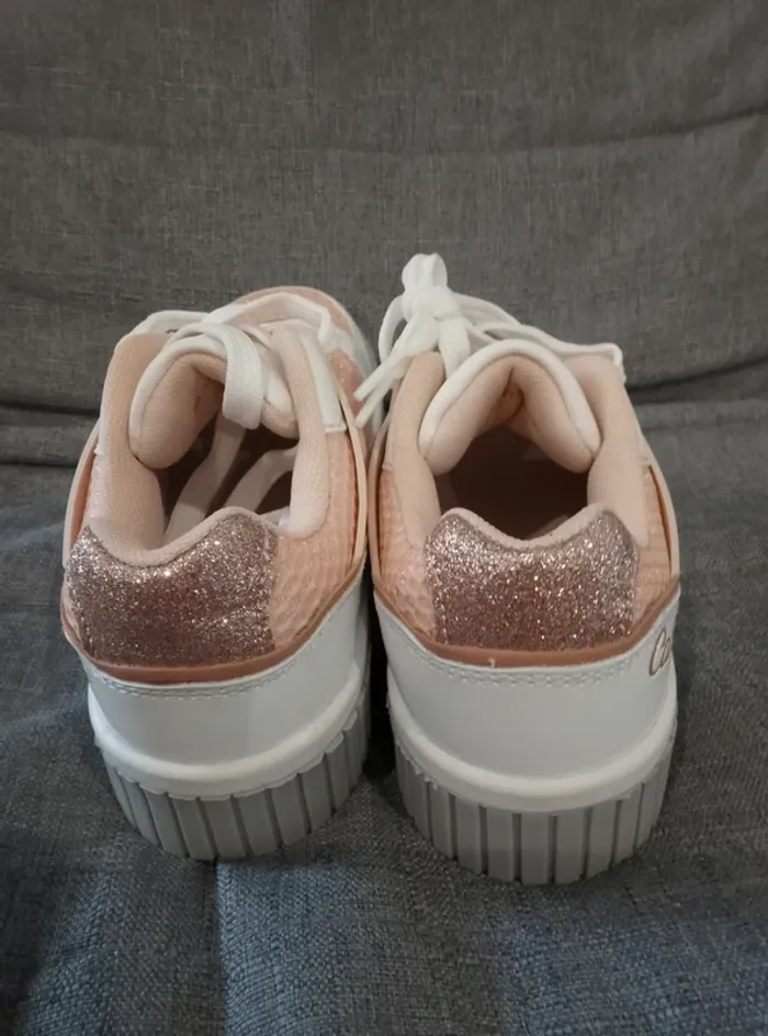 Chaussures neuves Baskets à lacets - Fille - 33 - photo numéro 5
