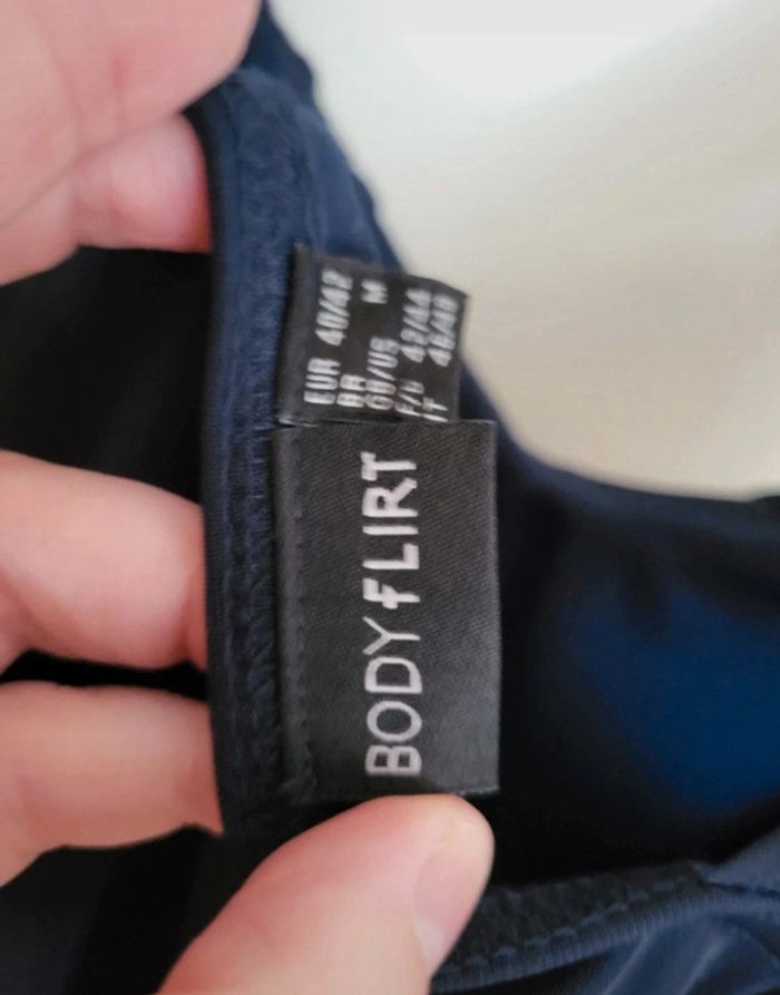 Robe cocktail bleu marine - photo numéro 5