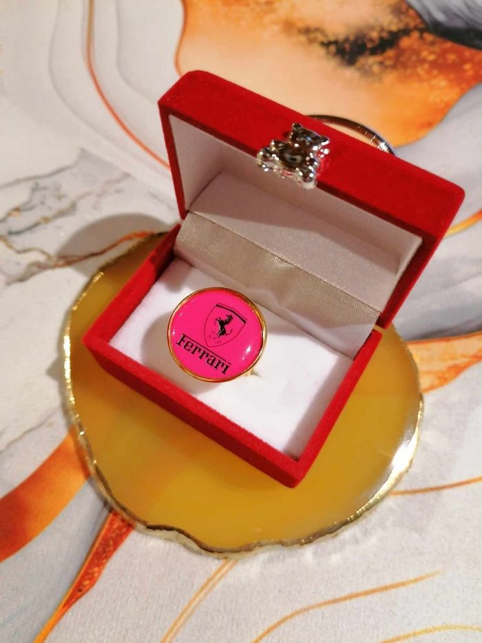 Bague Ferrari