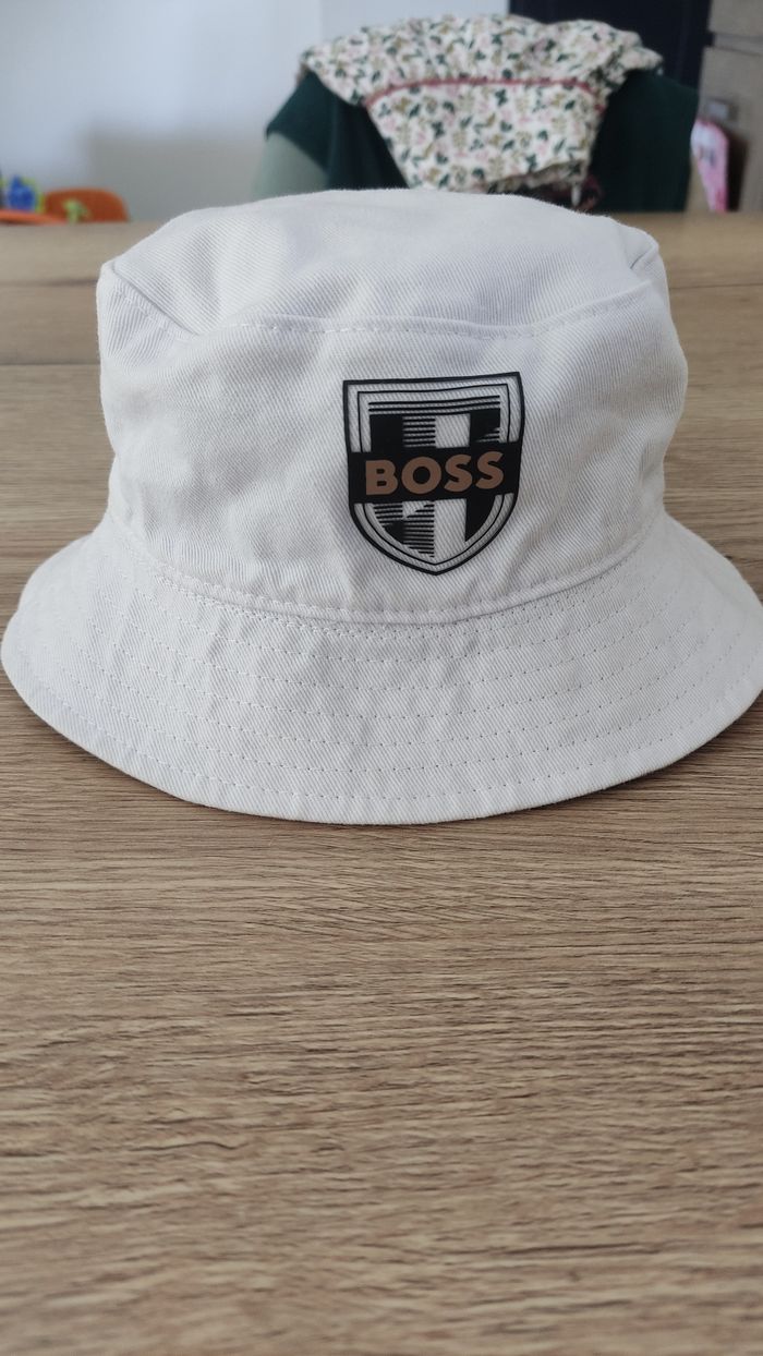 Bob Hugo boss réversible - photo numéro 2