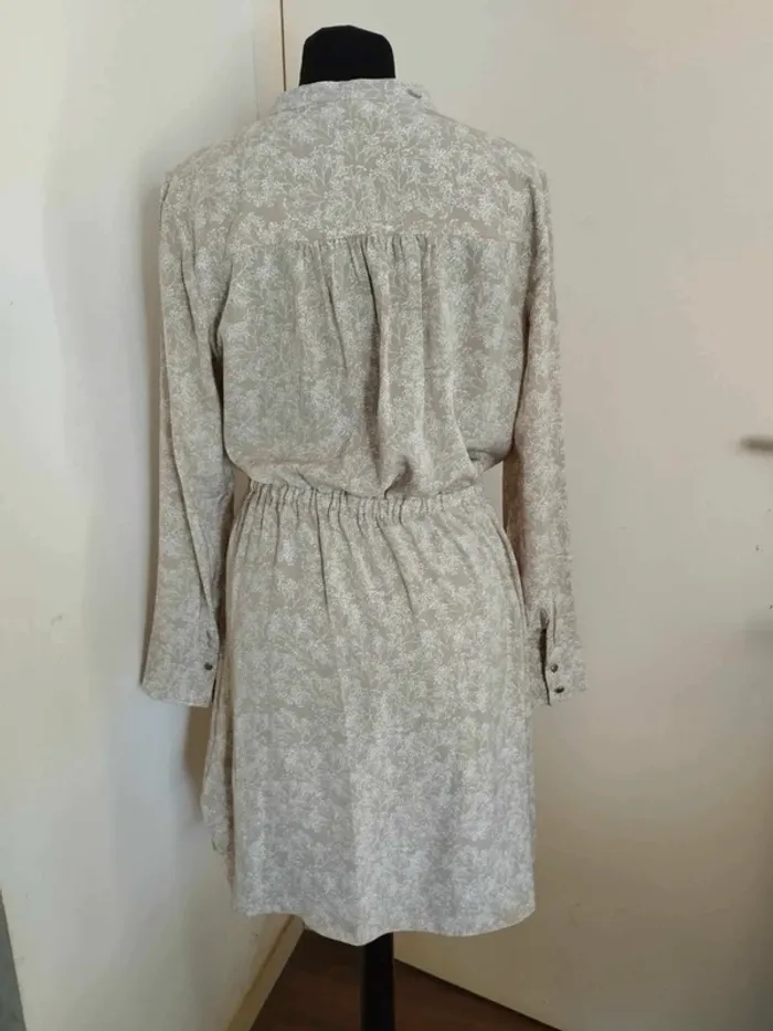 Jolie robe taille S - photo numéro 6