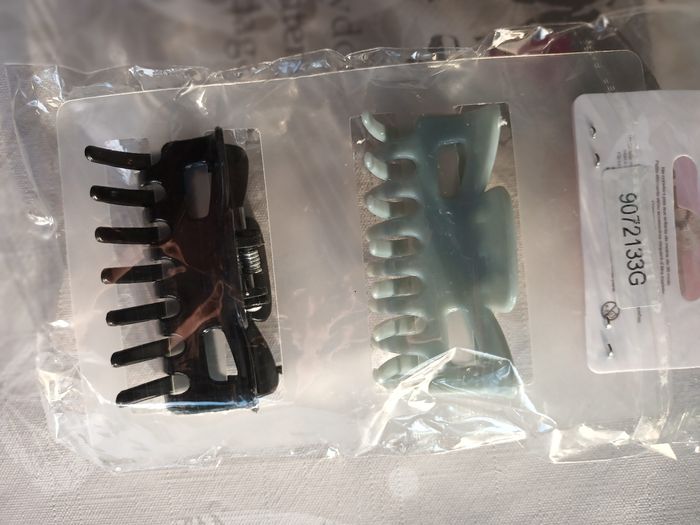 Pince à cheveux 1 noir et 1 grise secret de fille - photo numéro 2