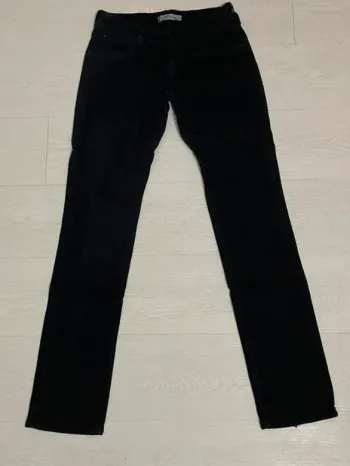 Jean Levi's 571 Slim Fit