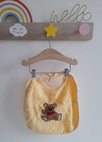 Bavoir brodé ourson
