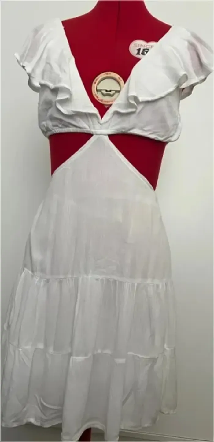 Robe blanche à volants et ouvertures Pimkie - photo numéro 2