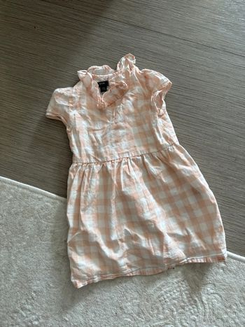 Très jolie robe à carreaux blanc et abricot