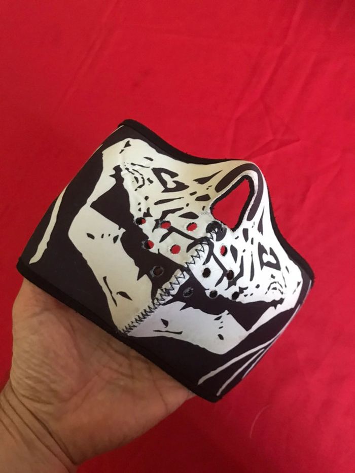 Masque de moto cache-nez à scratch. - photo numéro 9