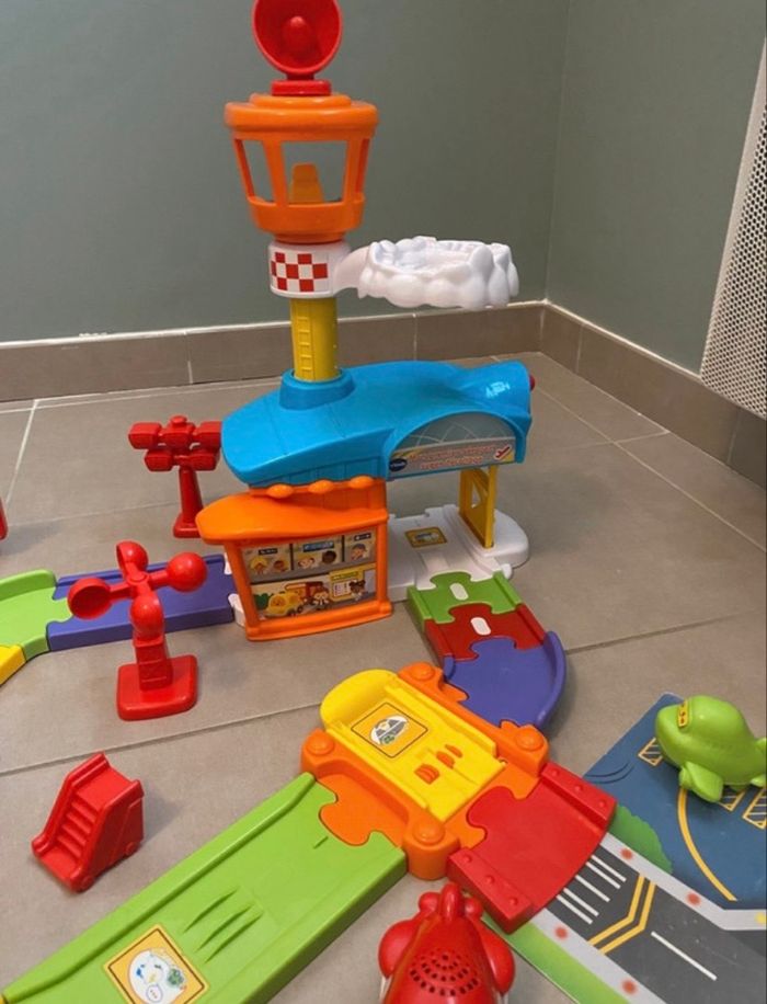 Mon premier aéroport super décollage tut tut bolide - photo numéro 3