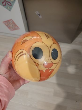 balle en mousse 15cm neuf (3e)