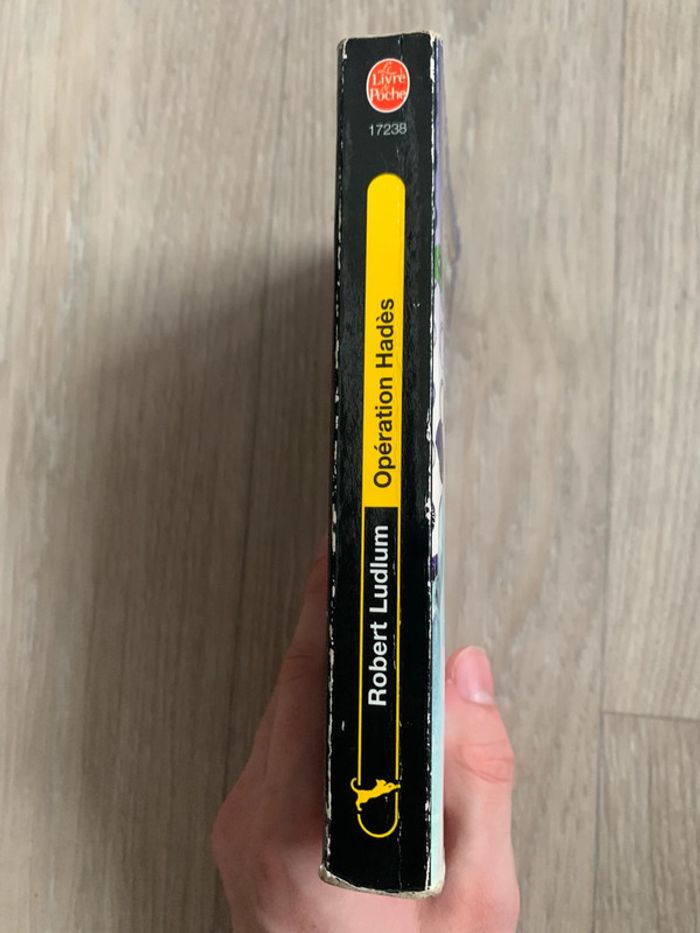 Livre: Opération Hadès de Robert Ludlum et Gayle Lynds - photo numéro 3