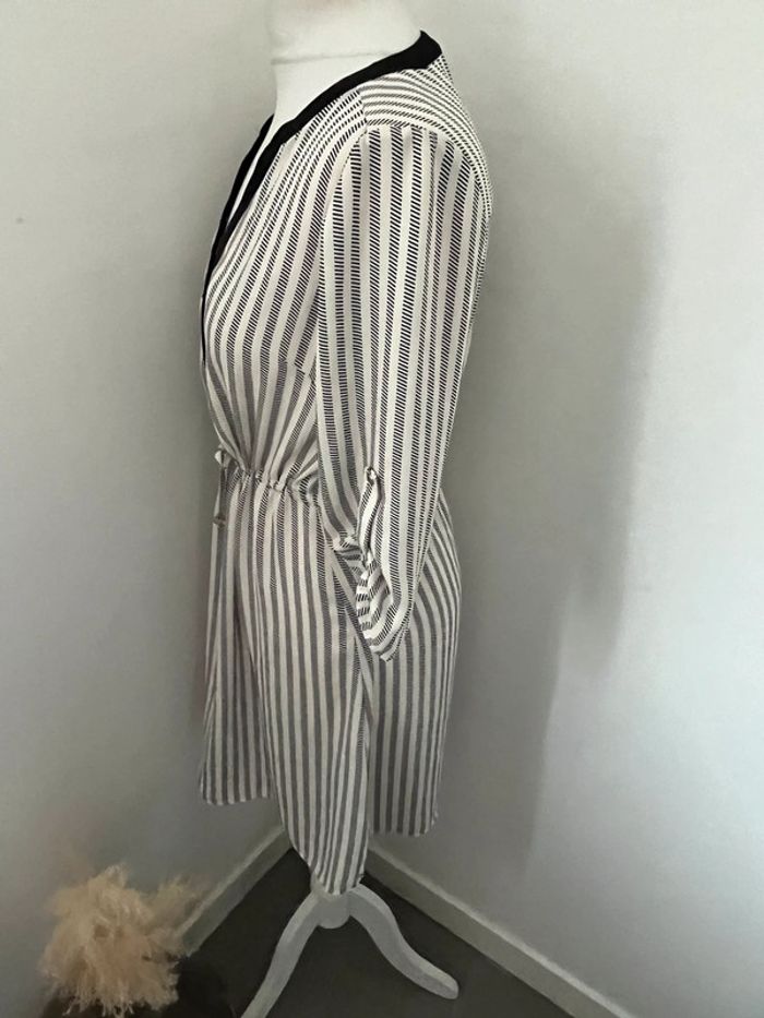 Robe rayée cintrée H&M XS comme neuve - photo numéro 4