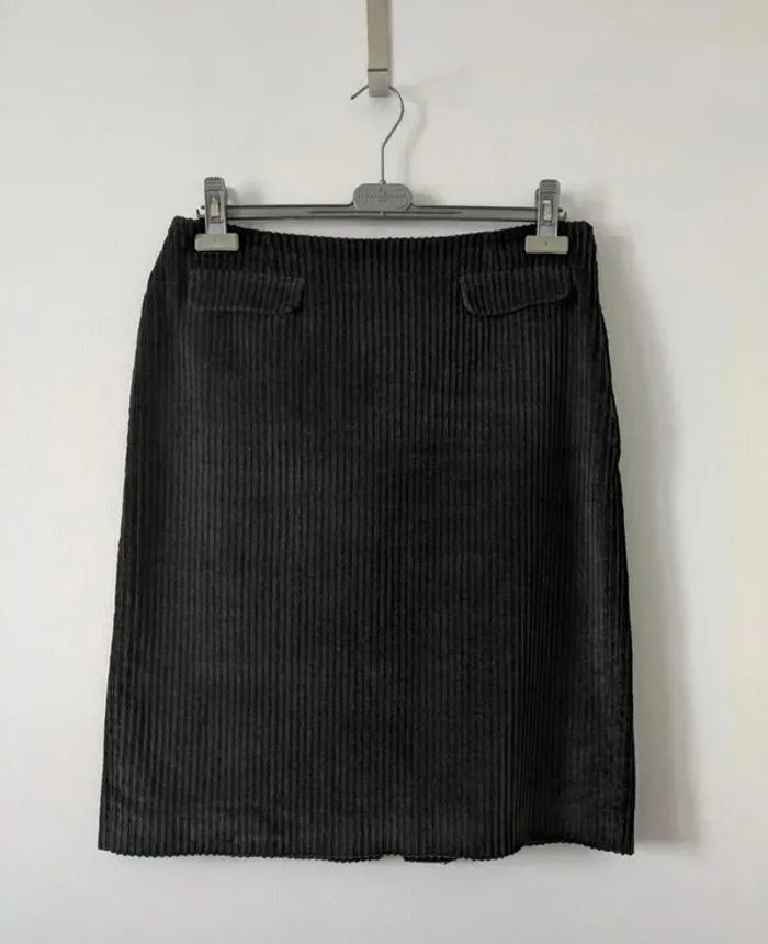 Jupe vintage en velours côtelé - Saint Hilaire - taille 42 - photo numéro 1