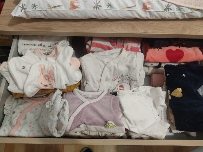 Lot pyjamas et body naissance 1 mois
