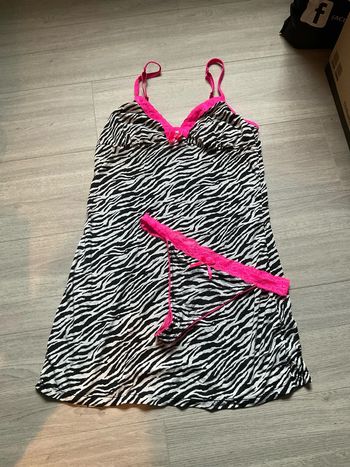 Nuisette léopard et rose + string L/XL - neuve (n°14)