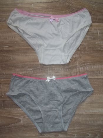 2 culottes blanche et grise 10/12 ans