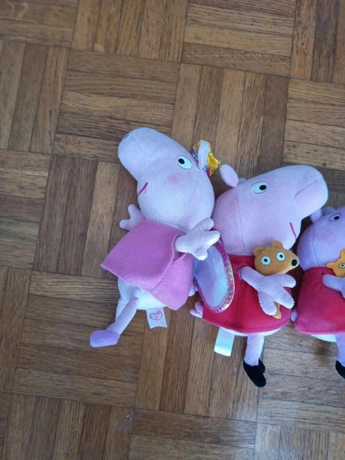 lot 4 peluches Peppa pig - photo numéro 2