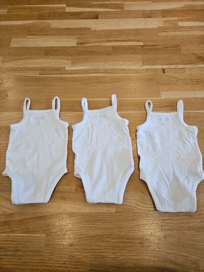 Lot de 3 bodies débardeurs - photo numéro 3