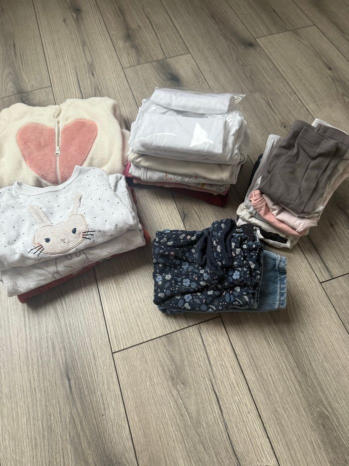 Lot vêtements 6 mois - photo numéro 3